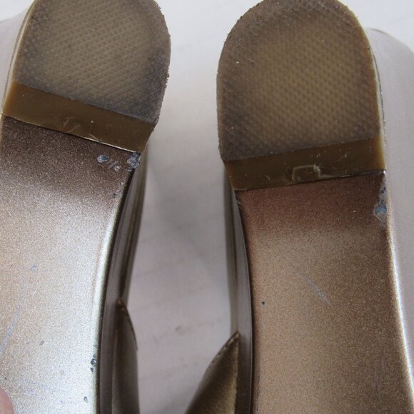Jaclyn Smith Gold Strappy Slip On Open Toe Wedge Sandals Size 6.5M - Picture 13 of 14
